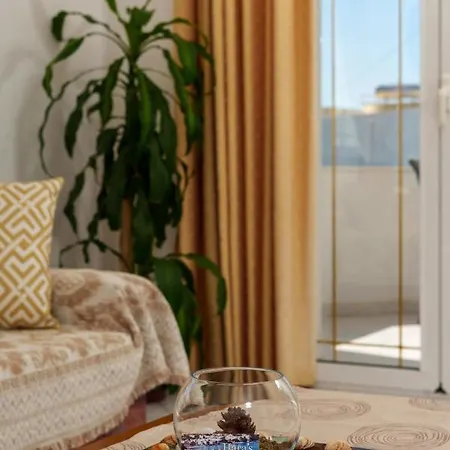 Hara's 1 Apartment